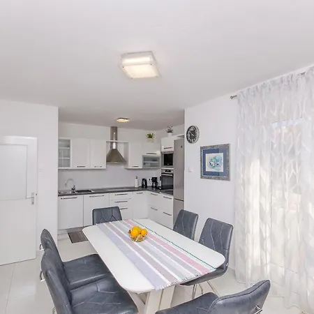 Vito Apartment Postira